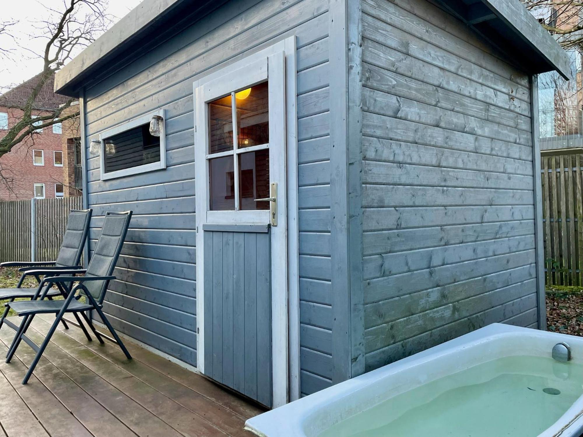 Modernes Holzhaus Im Skandinavischen Stil Mit Sauna, Garten Und 2 Katzen Norderstedt Dış mekan fotoğraf